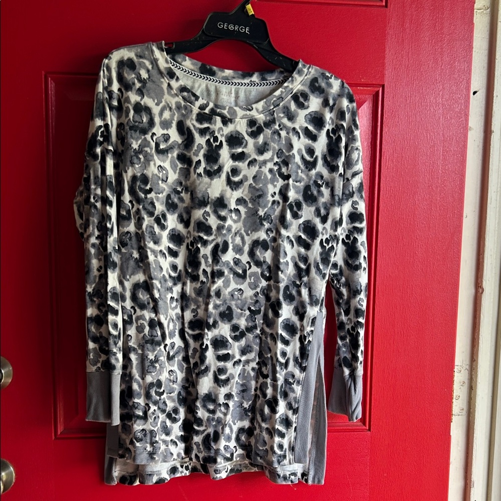 New Directions Gray and Black Animal Print Blouse